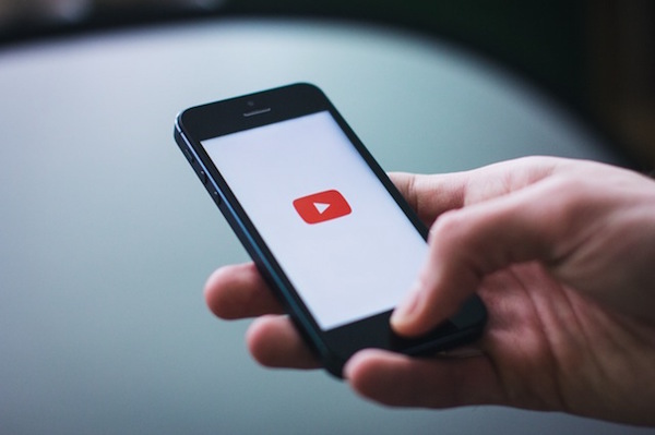 اتبع كيفية الاستماع إلى شريط فيديو في الخلفية الخاصة بك iphone يوتيوب